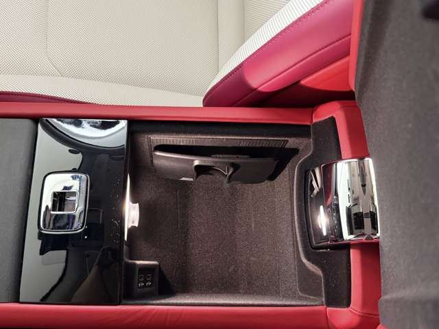 2025 Rolls-Royce スペクター Base grade auction photo 22
