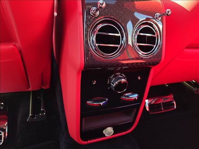 2025 Rolls-Royce CULLINAN Base grade auction photo 18