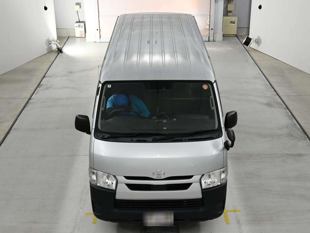 2021 Toyota Hiace DX auction photo 7