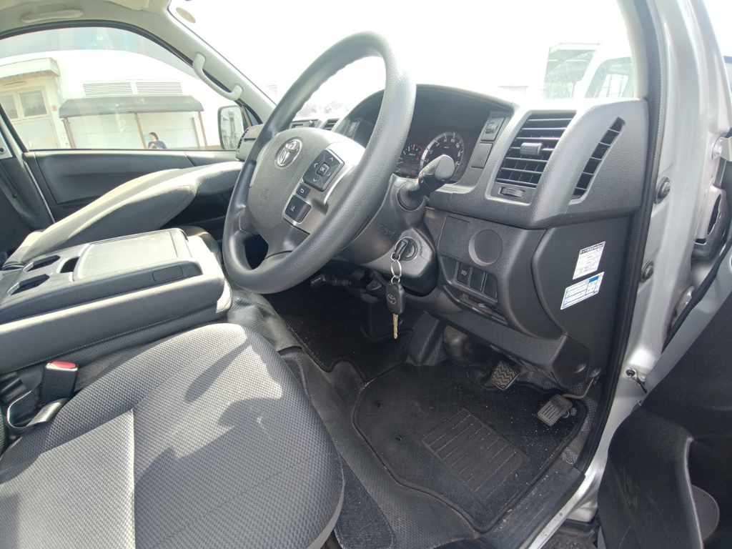 2021 Toyota Hiace DX auction photo 9