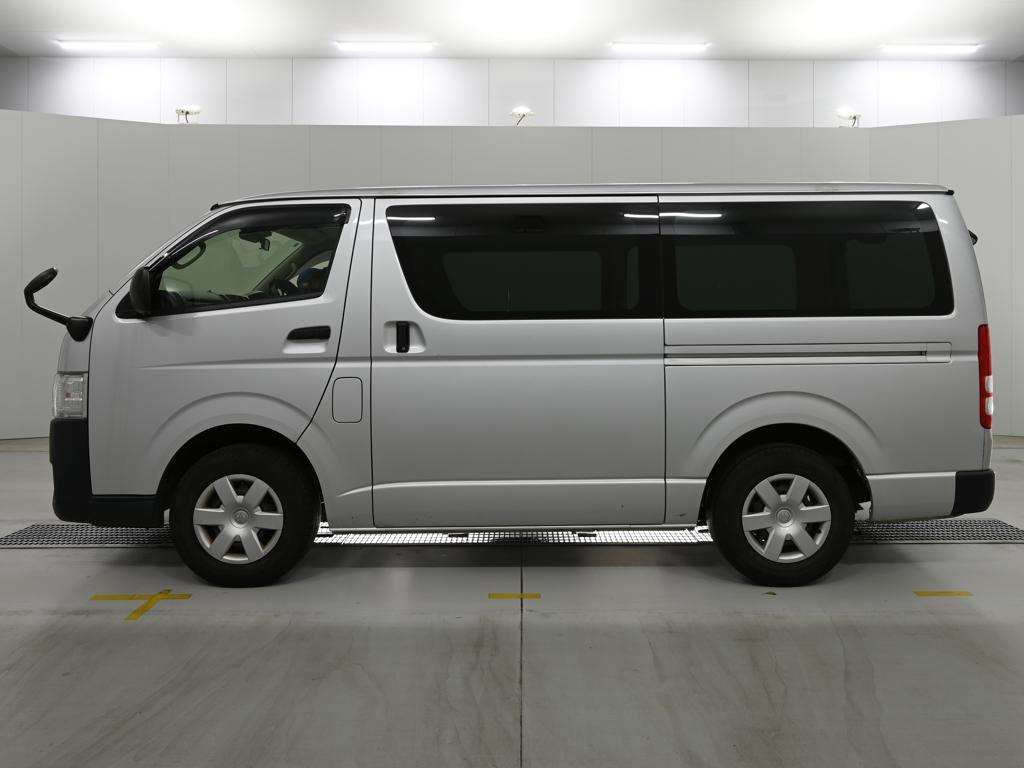 2021 Toyota Hiace DX auction photo 4