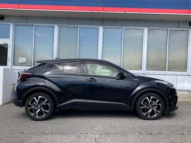 2017 Toyota C-HR G auction photo 2