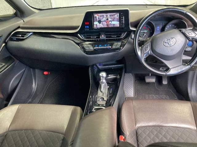 2017 Toyota C-HR G auction photo 4