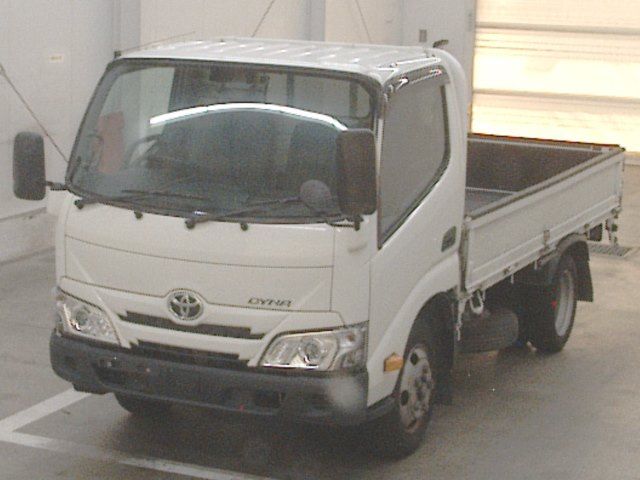 2021 Toyota Dyna Flatbed Japan auction vehicle