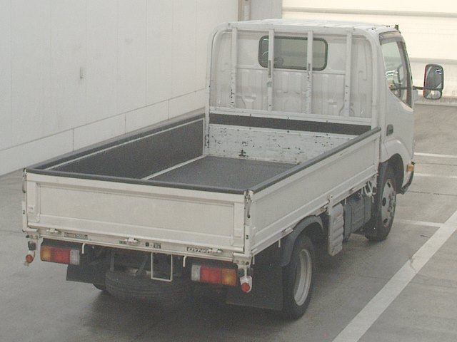 2021 Toyota Dyna Flatbed auction photo 2