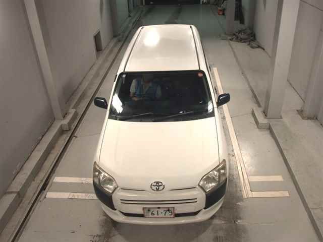 2017 Toyota Probox DX Comfort auction photo 6