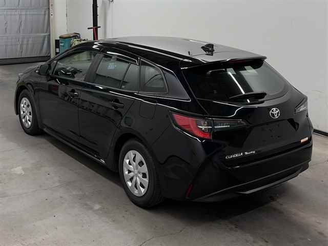 2023 Toyota Corolla Touring X auction photo 2