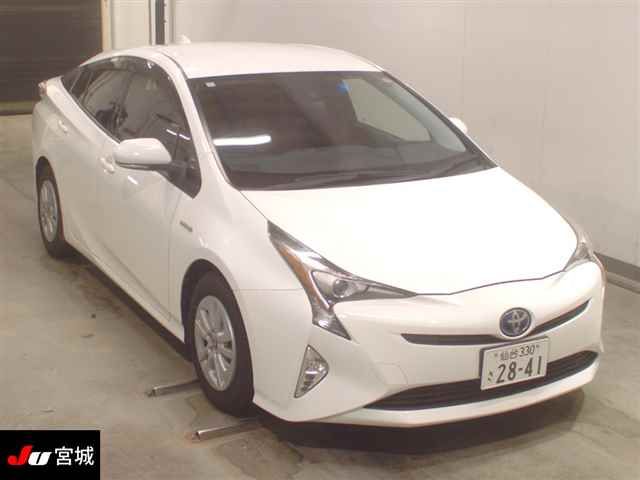 2016 Toyota Prius S Japan auction vehicle