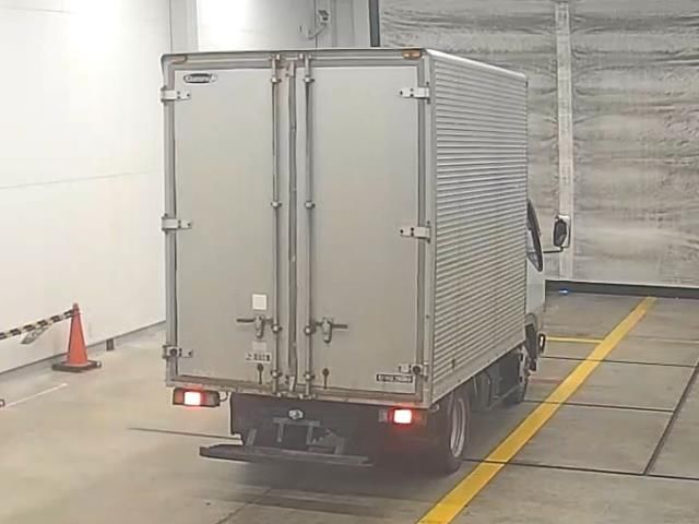 2001 Mitsubishi Fuso Canter Van auction photo 2