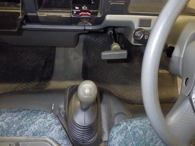 2001 Mitsubishi Fuso Canter Van auction photo 8