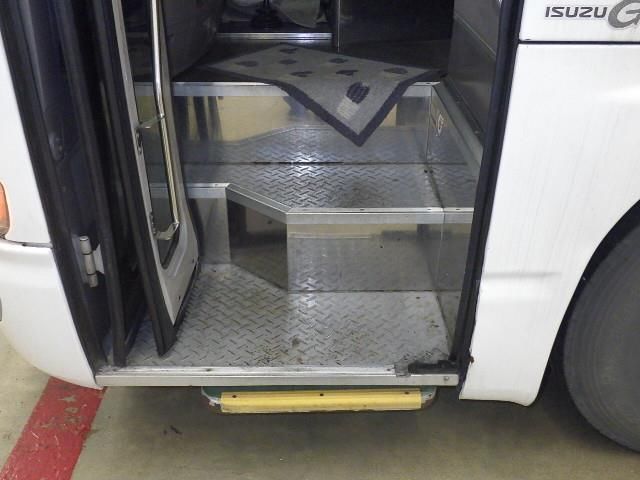 2005 Isuzu バス auction photo 8