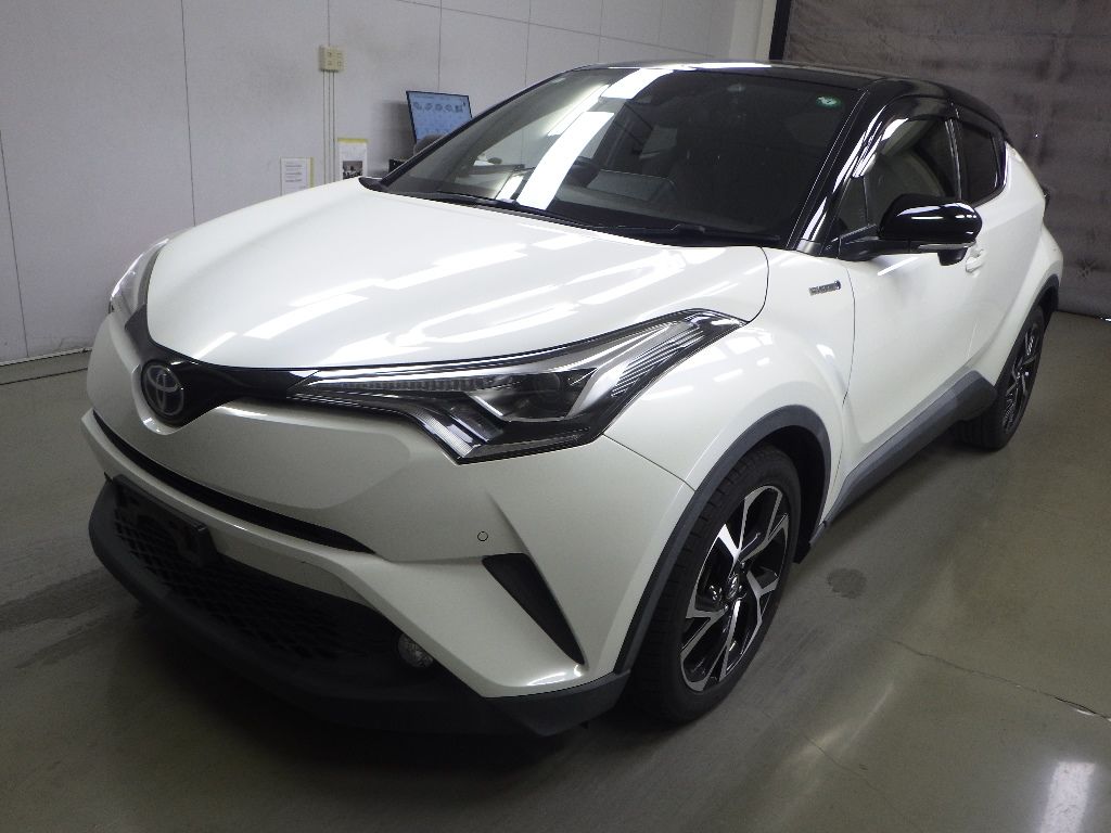 2017 Toyota C-HR G auction photo 4