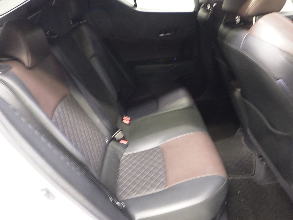 2017 Toyota C-HR G auction photo 7