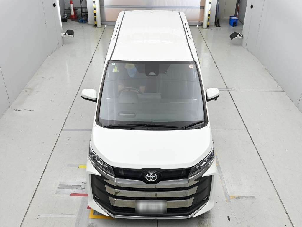 2022 Toyota Noah S-Z auction photo 7
