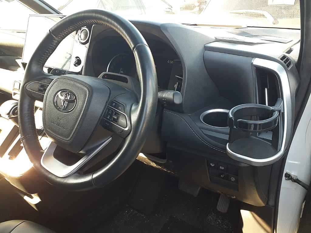 2022 Toyota Noah S-Z auction photo 9