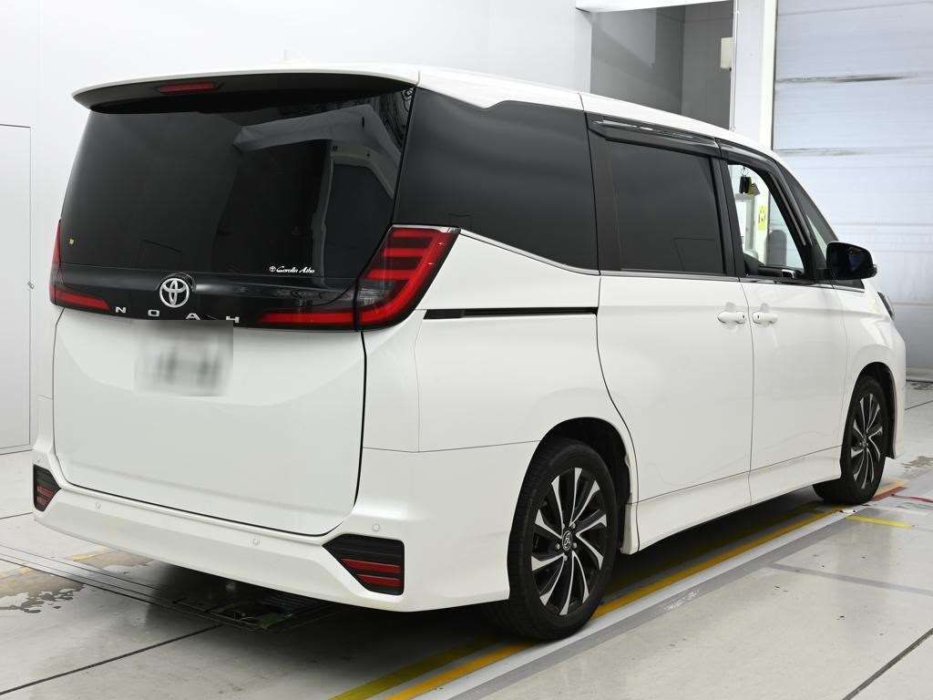2022 Toyota Noah S-Z auction photo 2