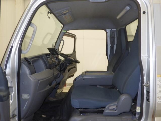 2016 Mitsubishi Fuso Canter chassis auction photo 8
