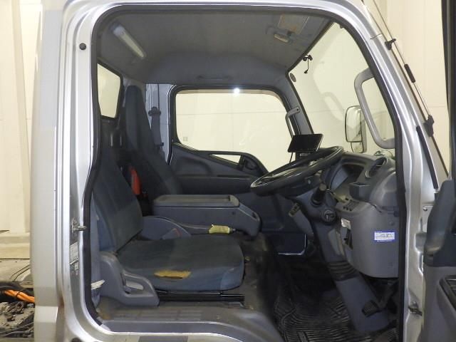 2016 Mitsubishi Fuso Canter chassis auction photo 5