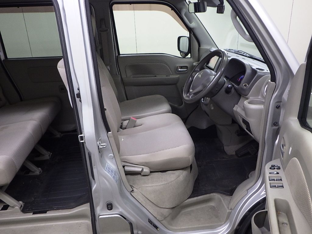 2017 Mitsubishi タウンボックス 4WD G ハイルーフ auction photo 6