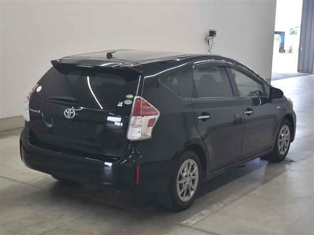 2016 Toyota Prius Alpha S-Tune Black 2 auction photo 5