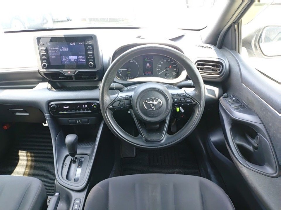 2021 Toyota Yaris auction photo 3