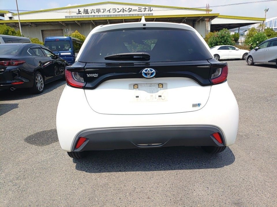 2021 Toyota Yaris auction photo 5