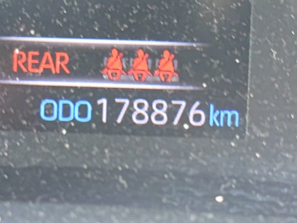 2021 Toyota Yaris auction photo 10