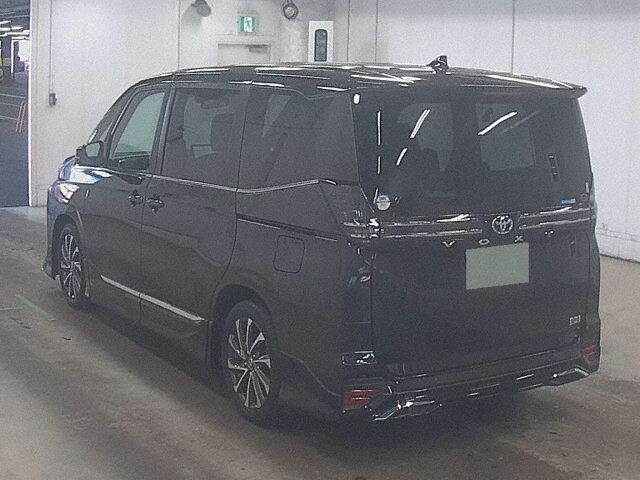 2024 Toyota Voxy ハイブリッドS-Z auction photo 2