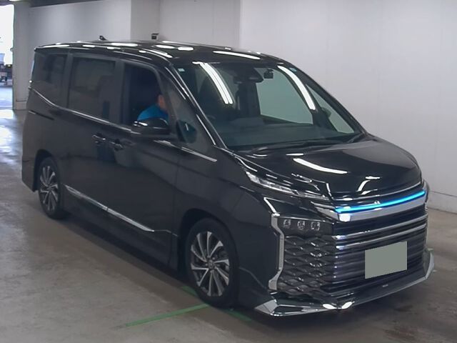 Japan Auction Vehicles 8 2024 Toyota Voxy ハイブリッドS-Z auction photo