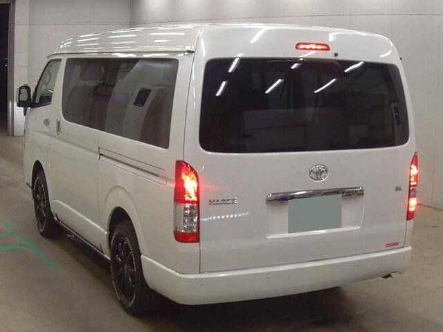 2024 Toyota Hiace GL 4WD auction photo 2
