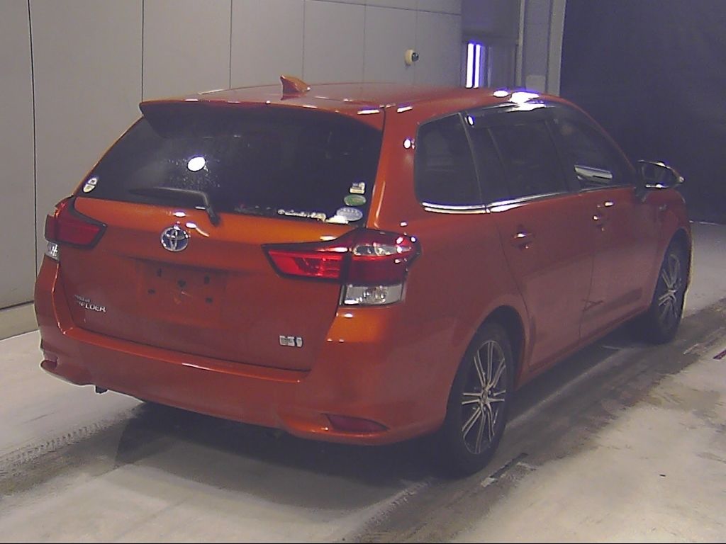 2015 Toyota Corolla Fielder Hybrid G auction photo 2