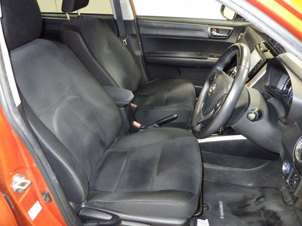 2015 Toyota Corolla Fielder Hybrid G auction photo 6