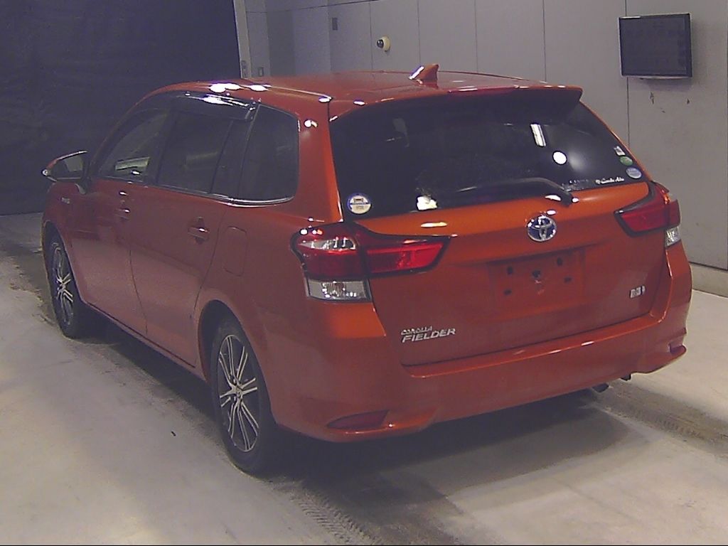 2015 Toyota Corolla Fielder Hybrid G auction photo 5