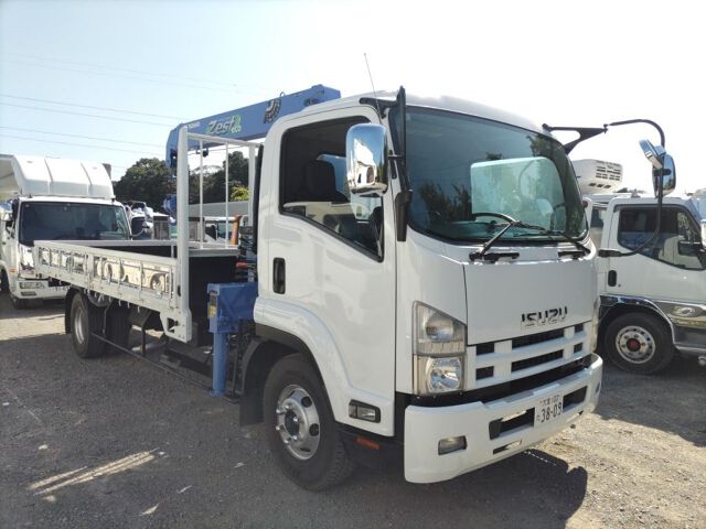 2014 Isuzu Forward crane Japan auction vehicle