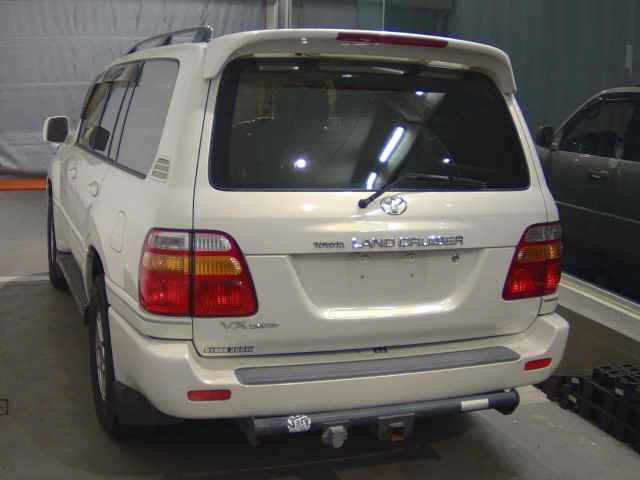 2001 Toyota Land Cruiser 4WD VX LTD G Selection auction photo 2