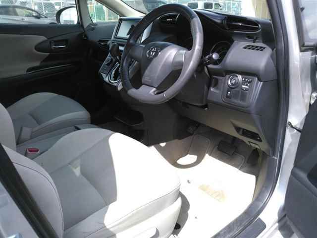 2015 Toyota Wish 1.8G auction photo 3