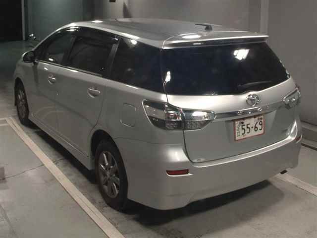 2015 Toyota Wish 1.8G auction photo 2