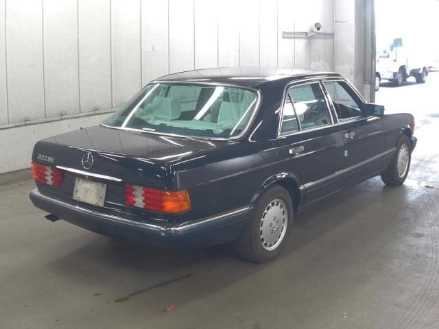 1990 Mercedes-Benz 300 SE auction photo 3