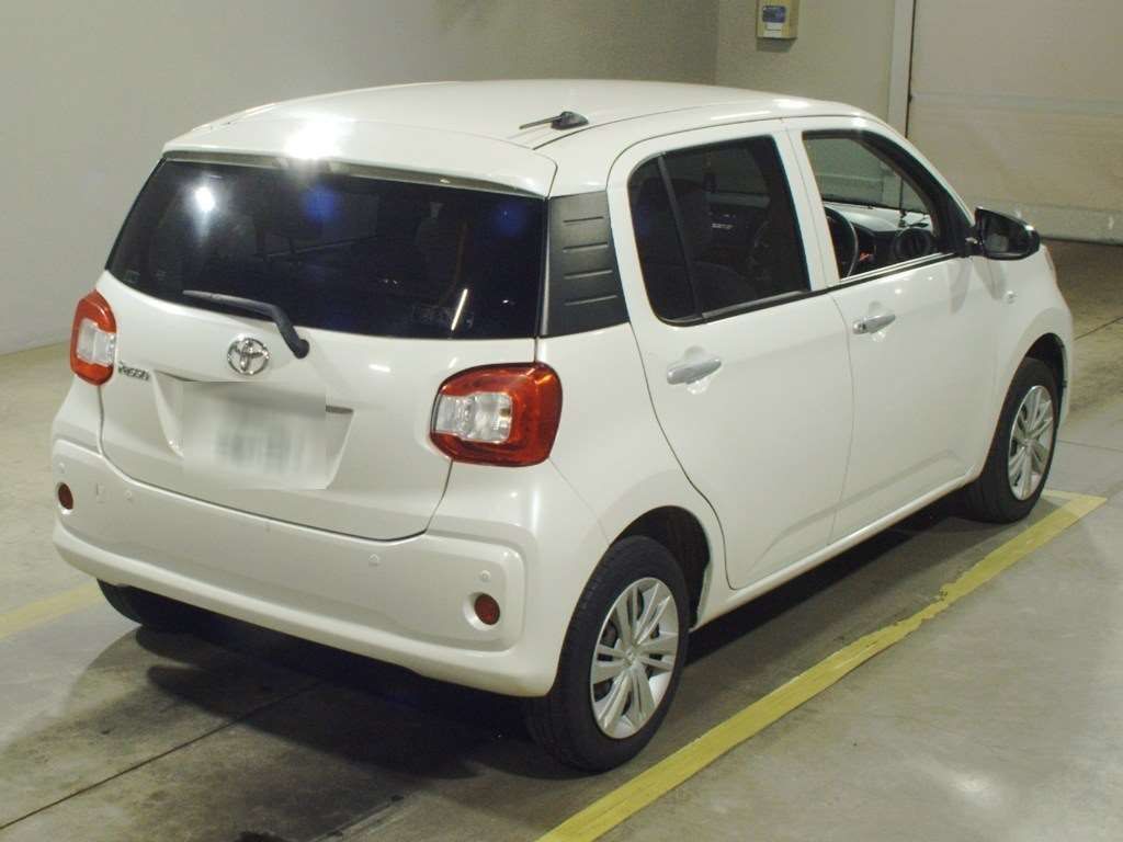 2021 Toyota Passo X 4WD auction photo 2