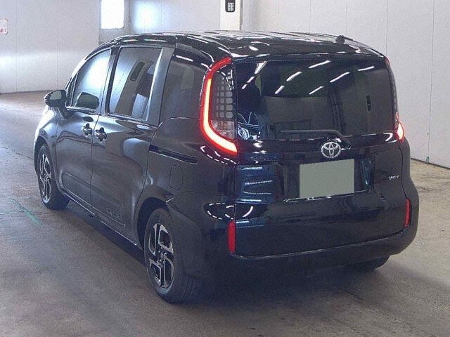 2026 Toyota Sienta ハイブリッドZ auction photo 2