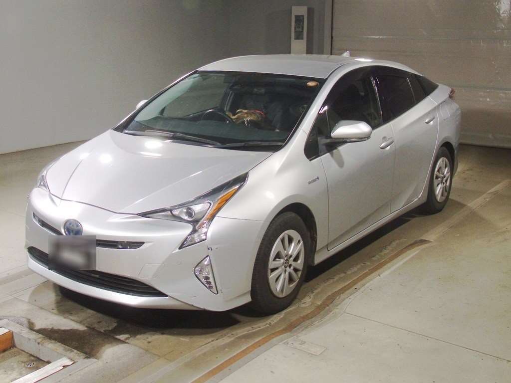 Japan Auction Vehicles 4 2018 Toyota Prius S Safety Plus 4WD auction photo