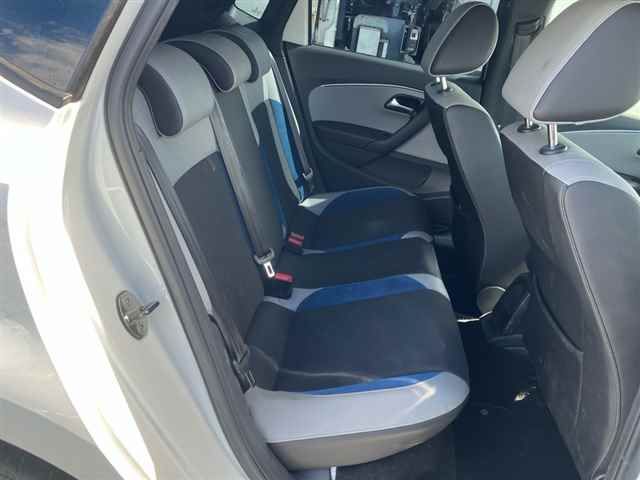 2015 Volkswagen VWポロ5HB ブルーGT auction photo 7