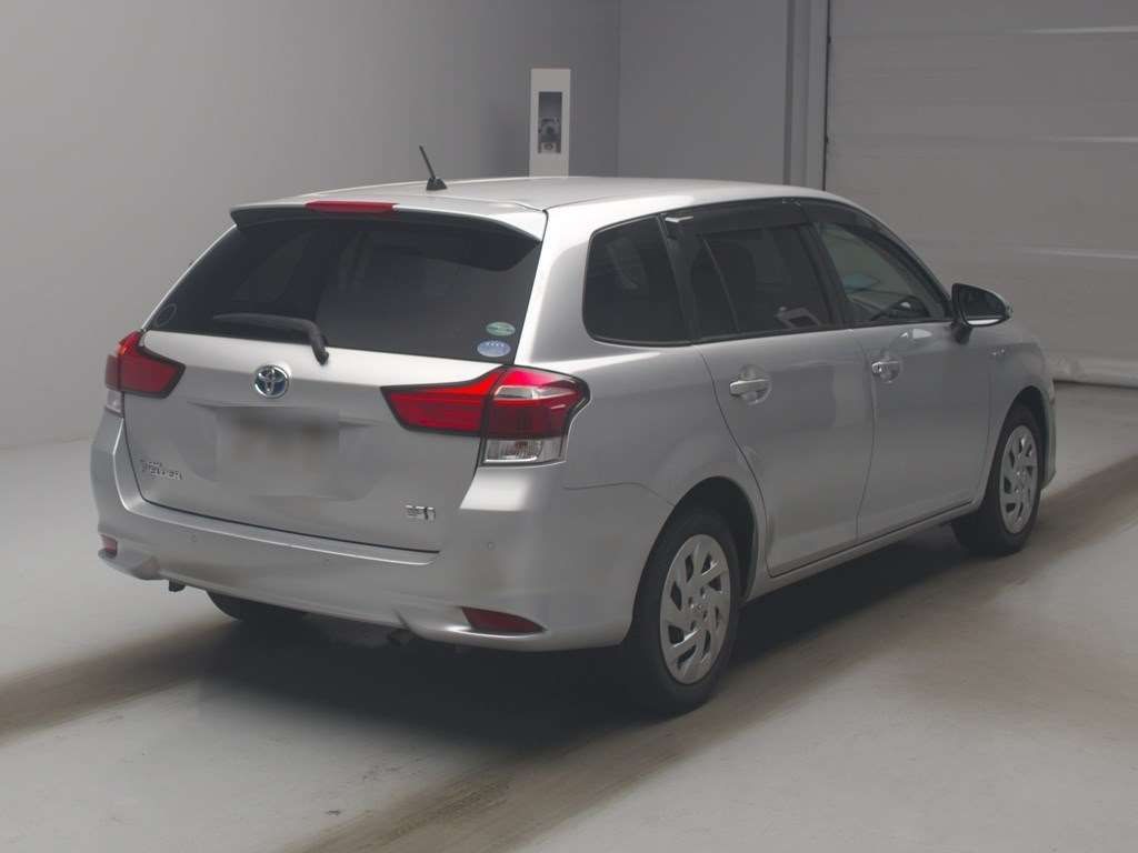 2019 Toyota Corolla Fielder ハイブリッド auction photo 2