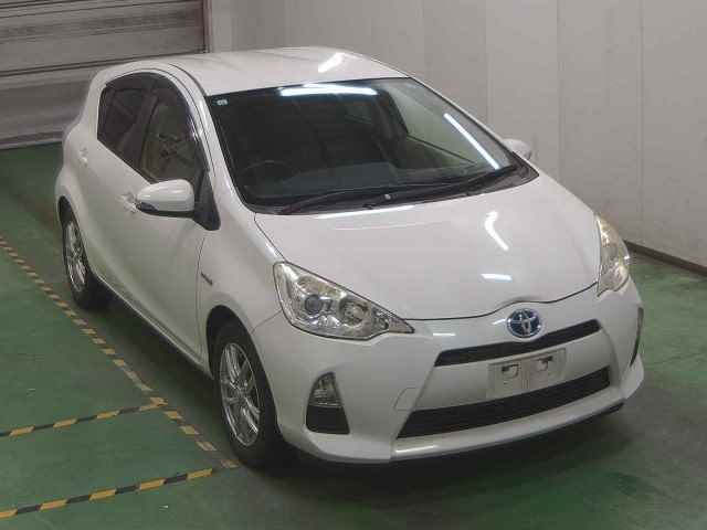 2014 Toyota Aqua G Japan auction vehicle