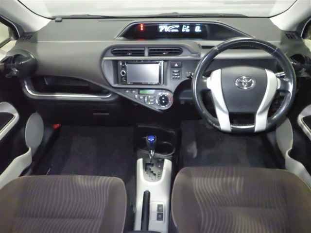 2014 Toyota Aqua G auction photo 3