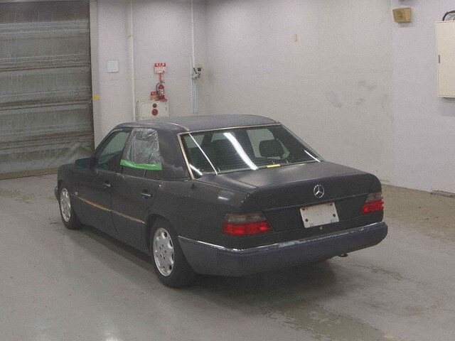 1991 Mercedes-Benz ミディアムクラス 230E auction photo 2