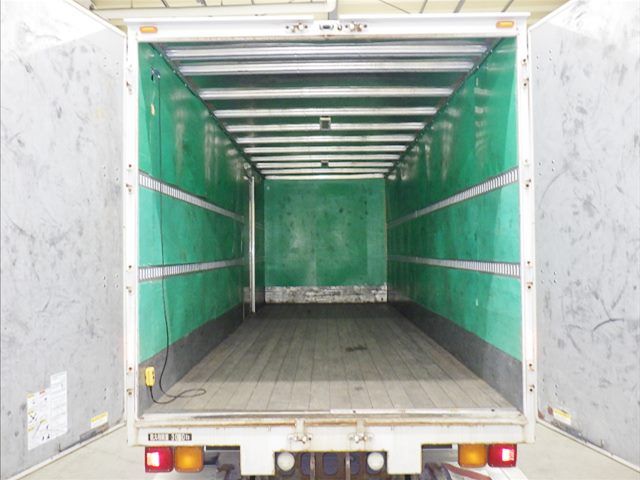 2017 Isuzu Forward Van auction photo 4