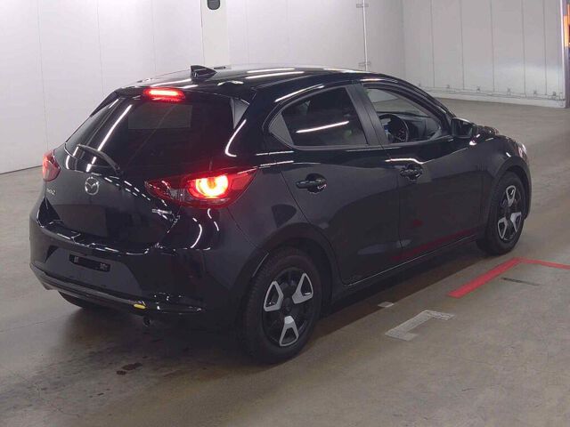 2023 Mazda 2 15 BD auction photo 5