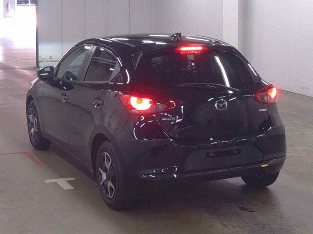 2023 Mazda 2 15 BD auction photo 2
