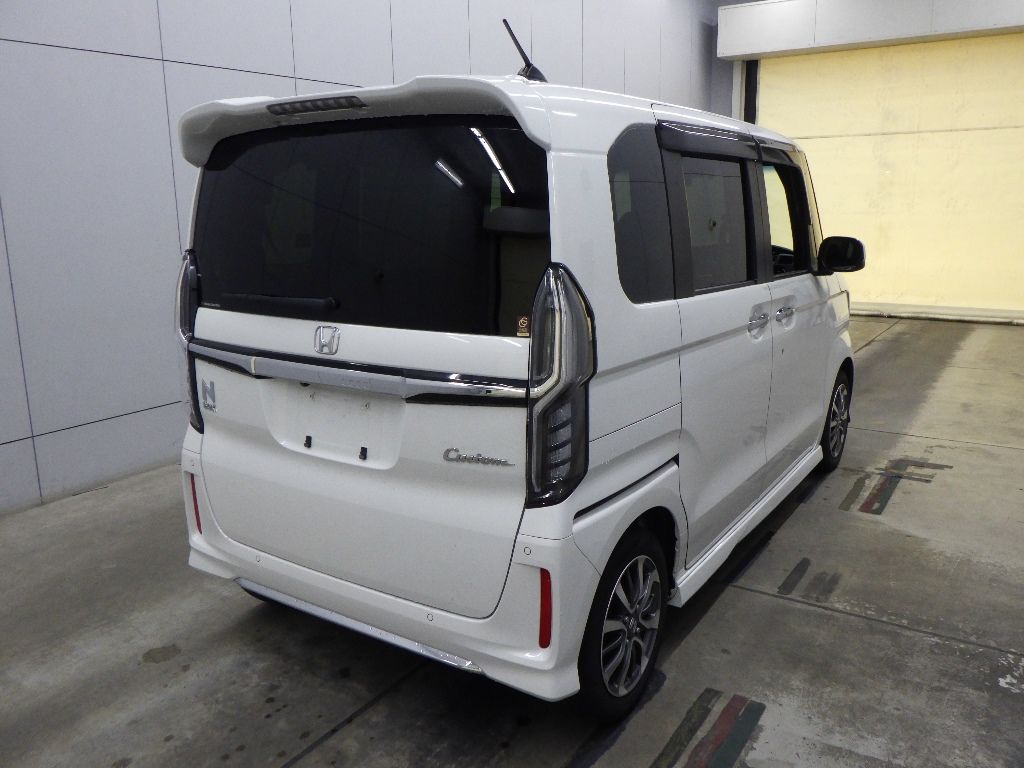 2021 Honda N-BOX カスタムL auction photo 2